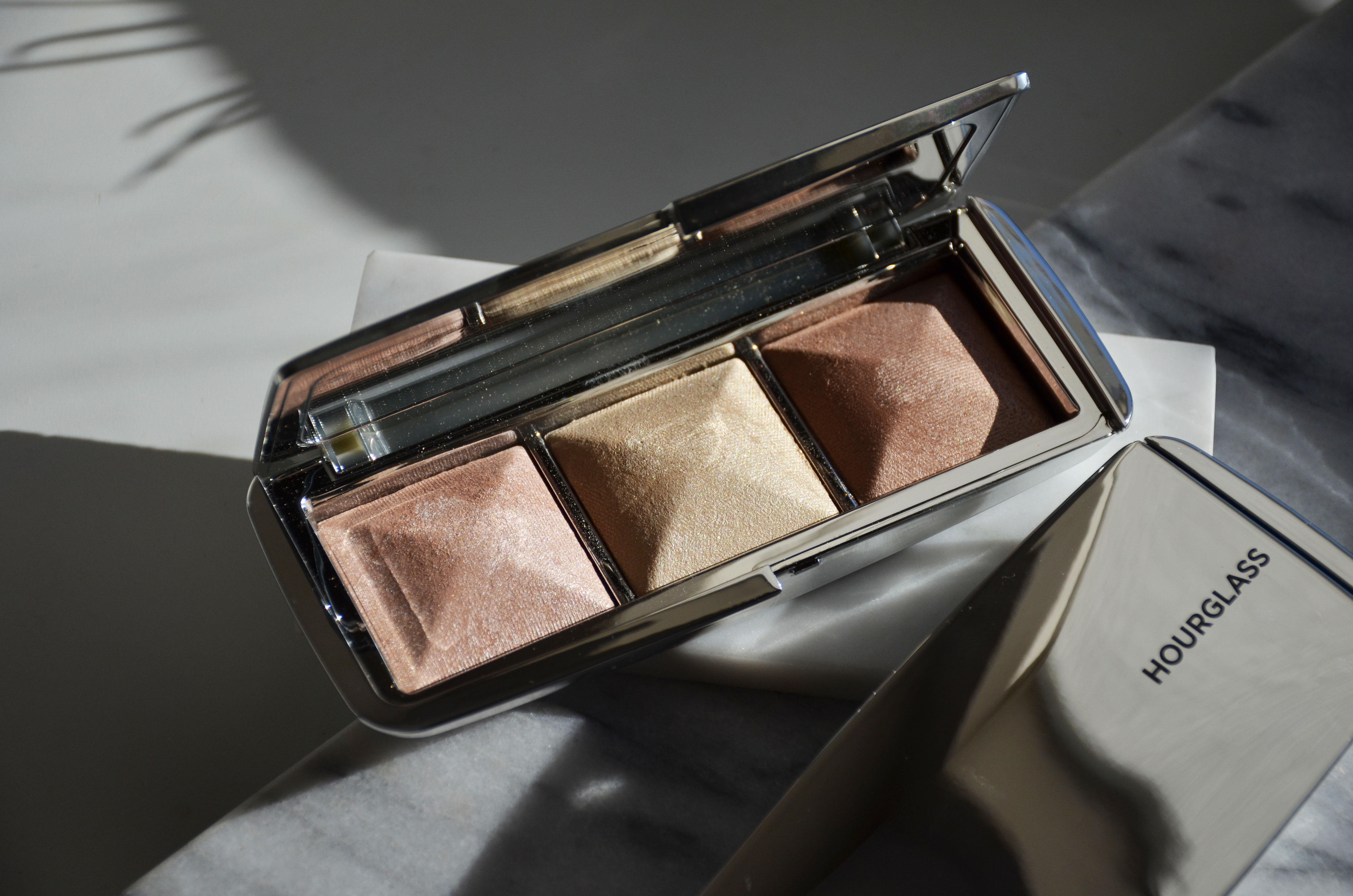 Hourglass Ambient Metallic Strobe Lighting Palette - Makeup-Sessions