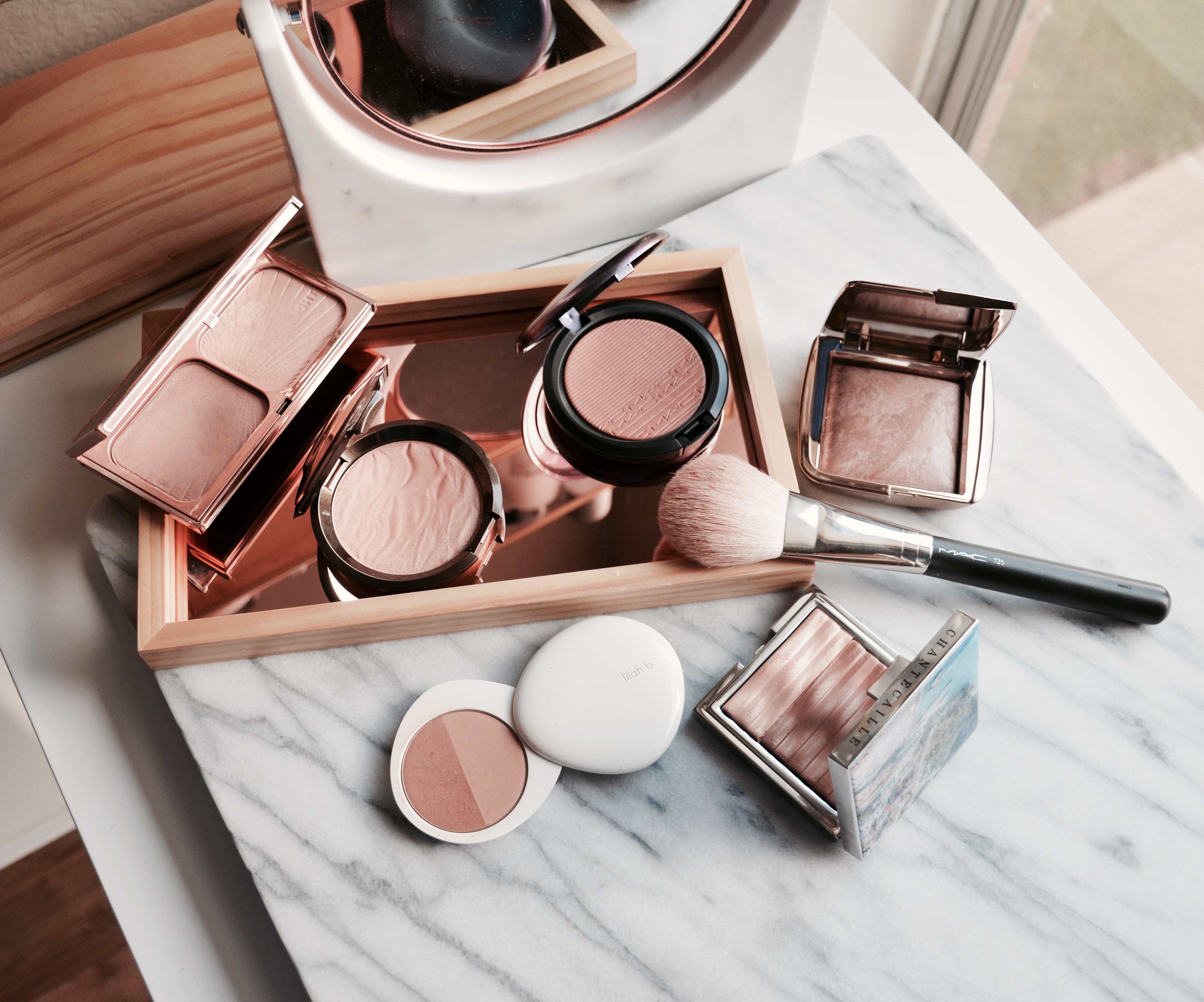 The Glowy Bronzer - Makeup-Sessions