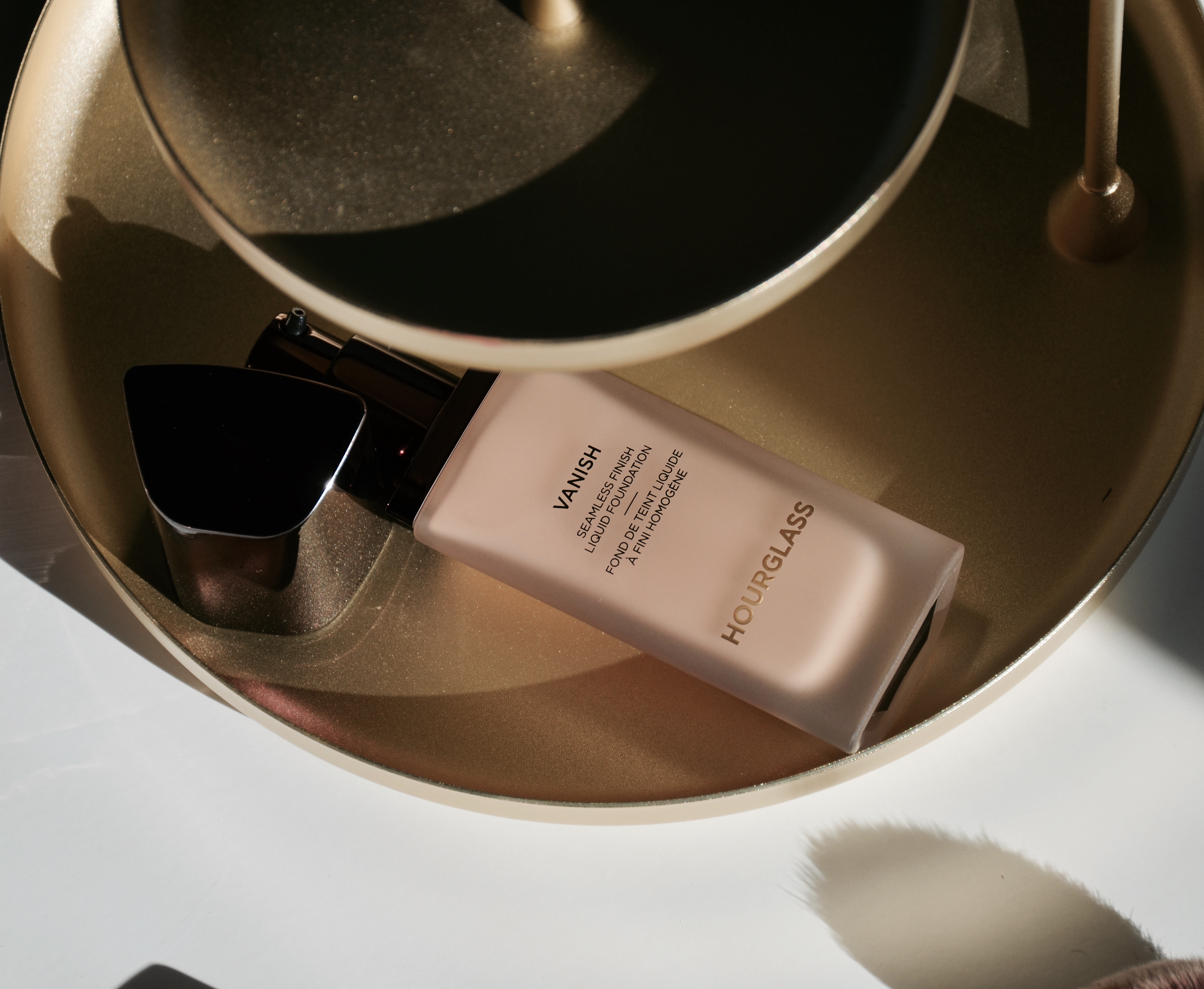 Hourglass Vanish Seamless Finish Liquid Foundation